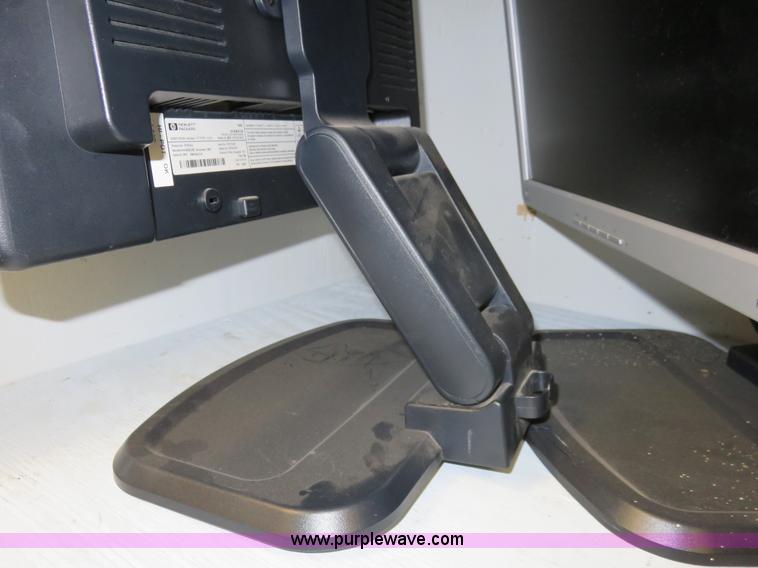 image for item BA9035 (9) HP L1940T 19" flat screen monitors