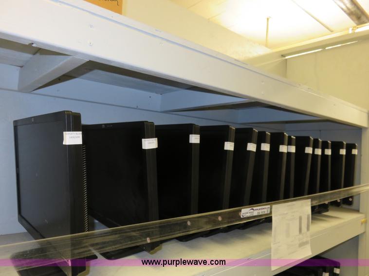 image for item BA9038 (13) HP LE2201W 22" flat screen monitors