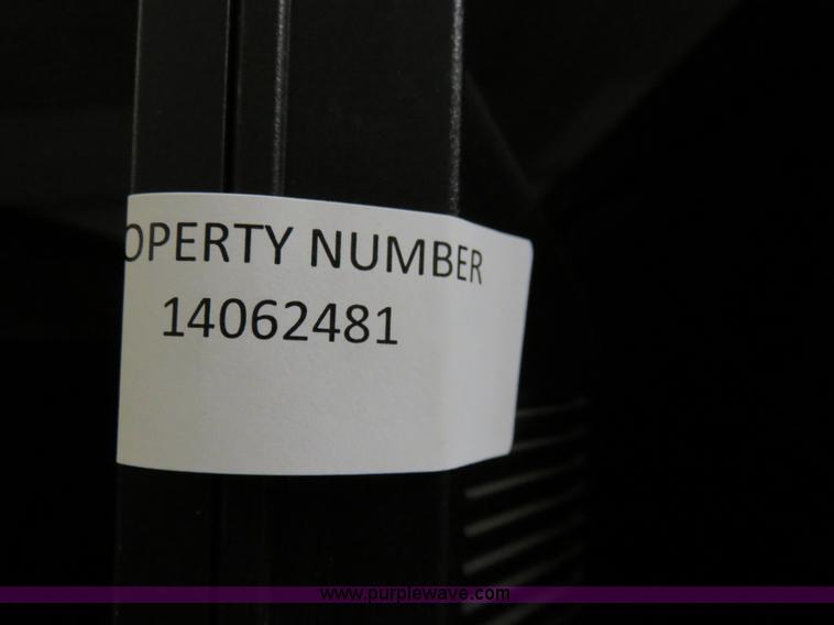 image for item BA9038 (13) HP LE2201W 22" flat screen monitors