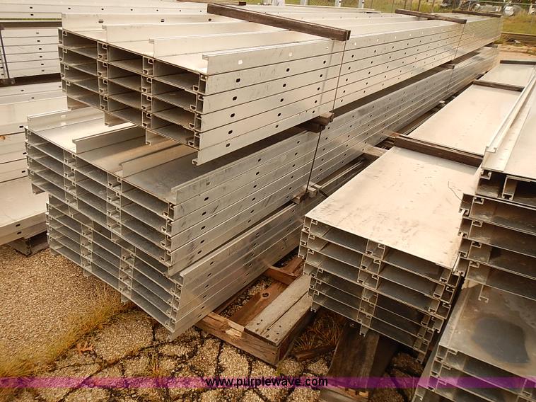 image for item BD9798 Assorted aluminum sign panels