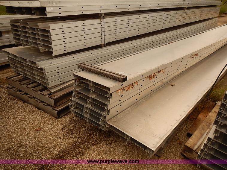 image for item BD9798 Assorted aluminum sign panels