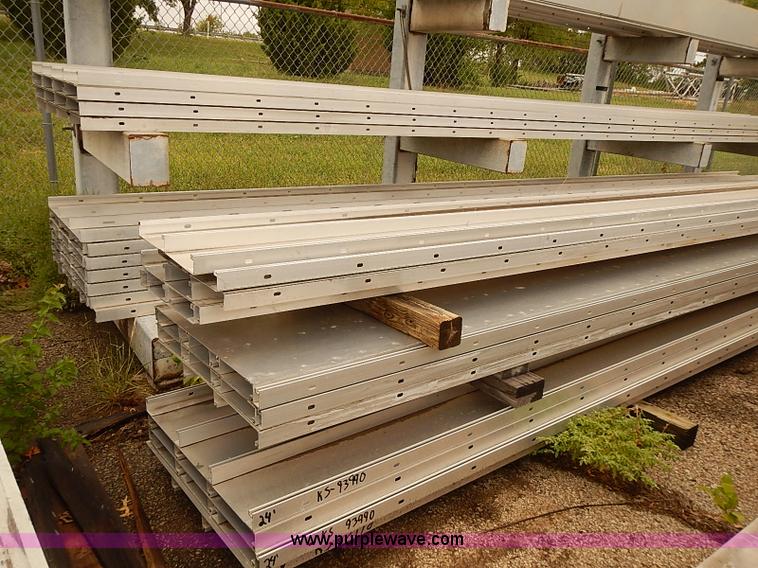 image for item BD9798 Assorted aluminum sign panels