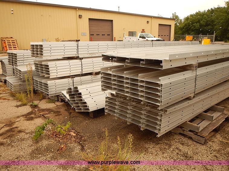 image for item BD9798 Assorted aluminum sign panels