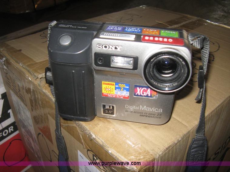 image for item BE9030 (2) Sony Mavica digital cameras