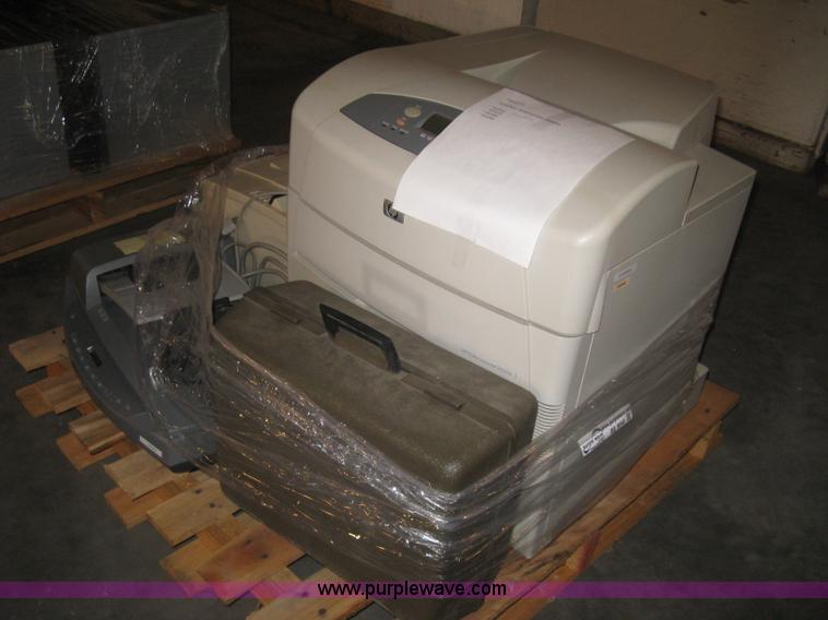 image for item BE9040 Assorted electronics