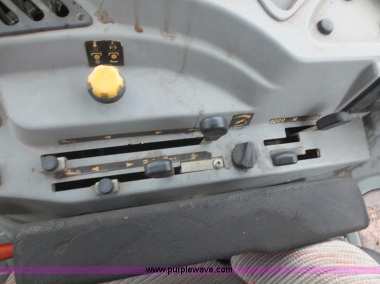 image for item D2163 2003 Massey Ferguson 4345 tractor