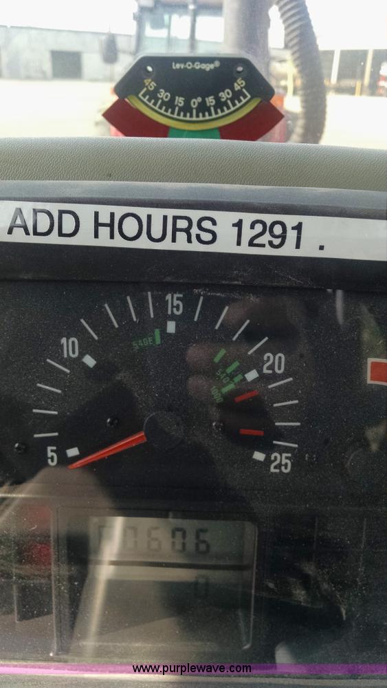 image for item D2163 2003 Massey Ferguson 4345 tractor