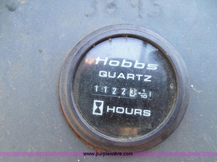 image for item E7948 1995 New Holland 6640 tractor