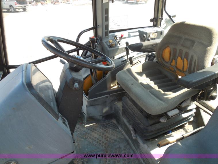 image for item E7948 1995 New Holland 6640 tractor