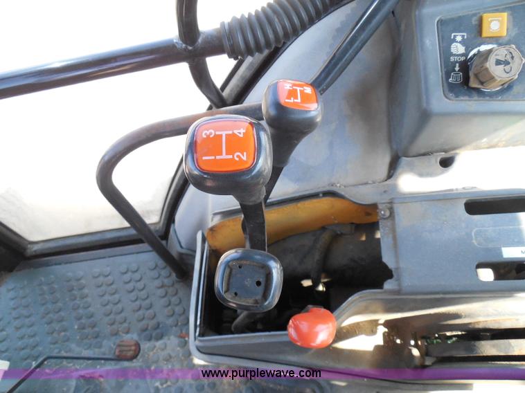 image for item E7948 1995 New Holland 6640 tractor