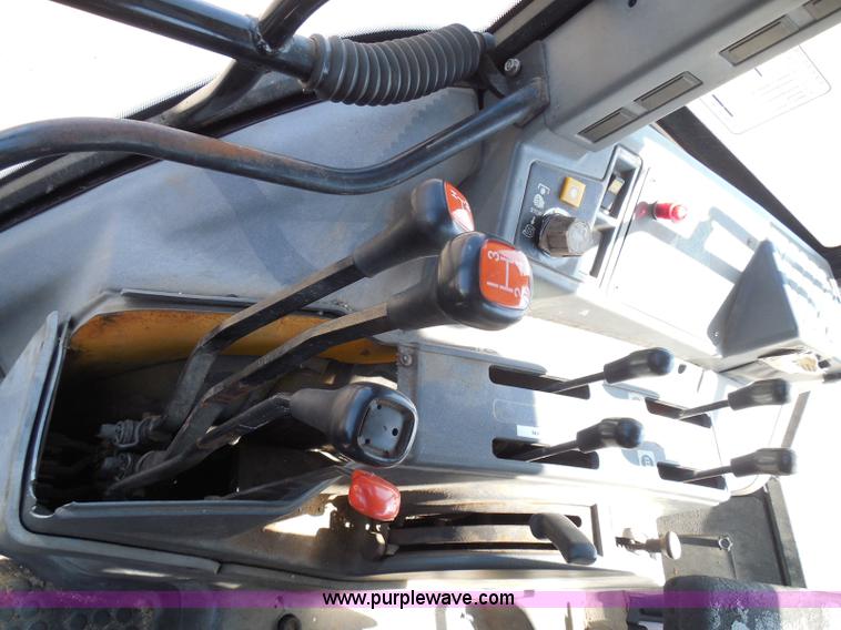 image for item E7948 1995 New Holland 6640 tractor