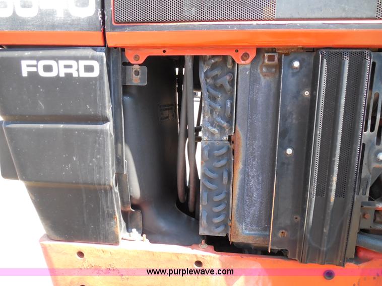 image for item E7948 1995 New Holland 6640 tractor