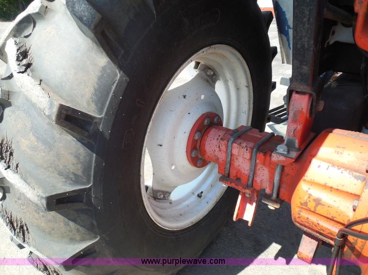 image for item E7948 1995 New Holland 6640 tractor