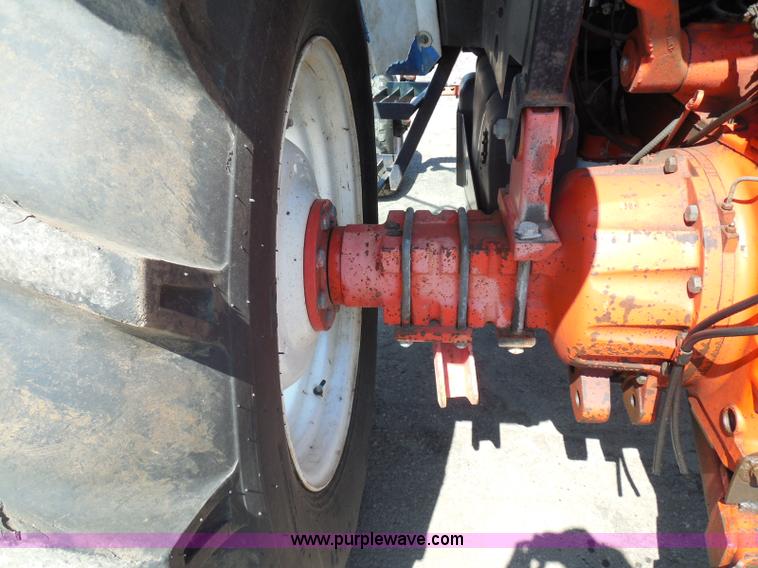 image for item E7948 1995 New Holland 6640 tractor