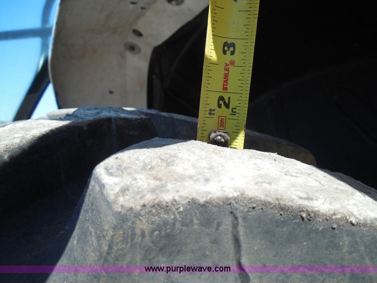 image for item E7948 1995 New Holland 6640 tractor