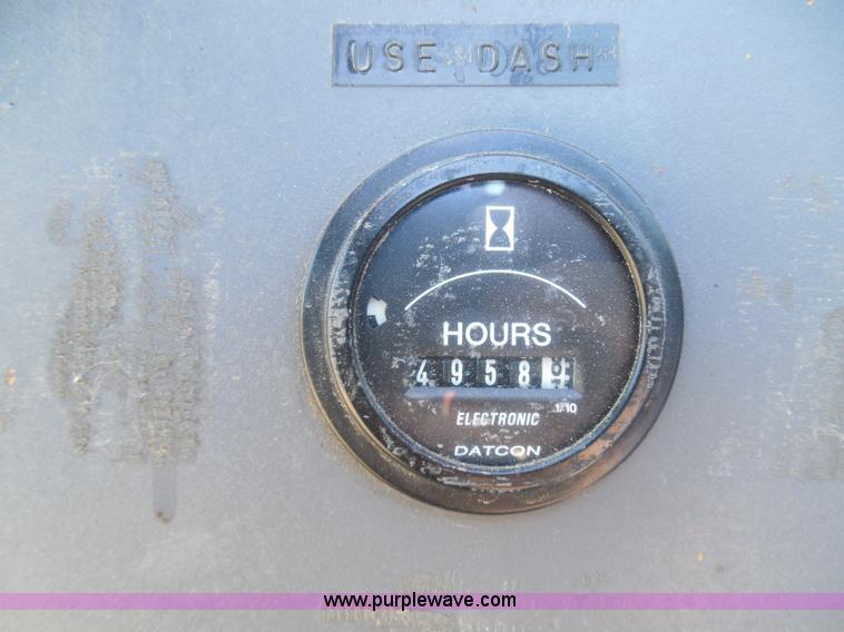 image for item E7949 1995 New Holland 6640 tractor