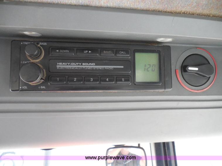 image for item E7949 1995 New Holland 6640 tractor