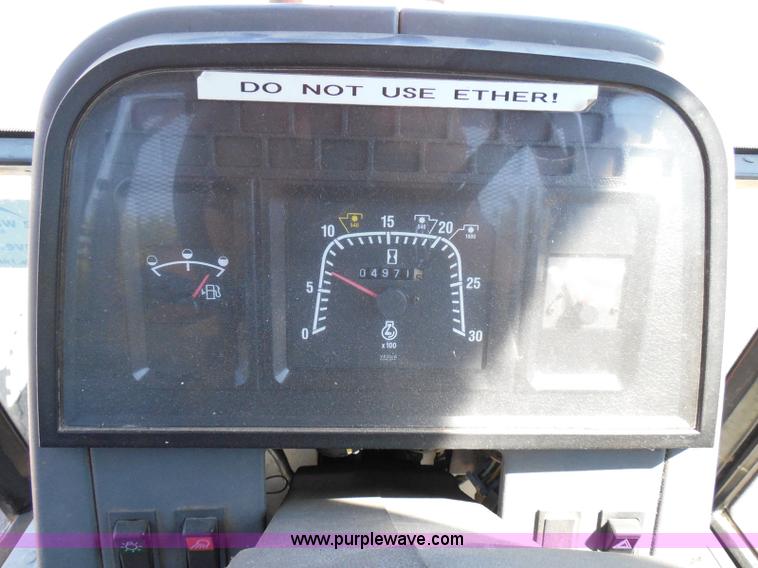 image for item E7949 1995 New Holland 6640 tractor