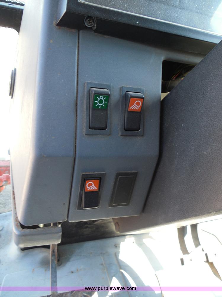 image for item E7949 1995 New Holland 6640 tractor