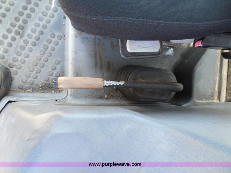 image for item E7949 1995 New Holland 6640 tractor