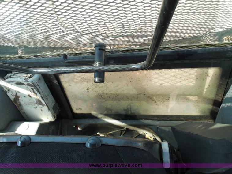 image for item E7949 1995 New Holland 6640 tractor