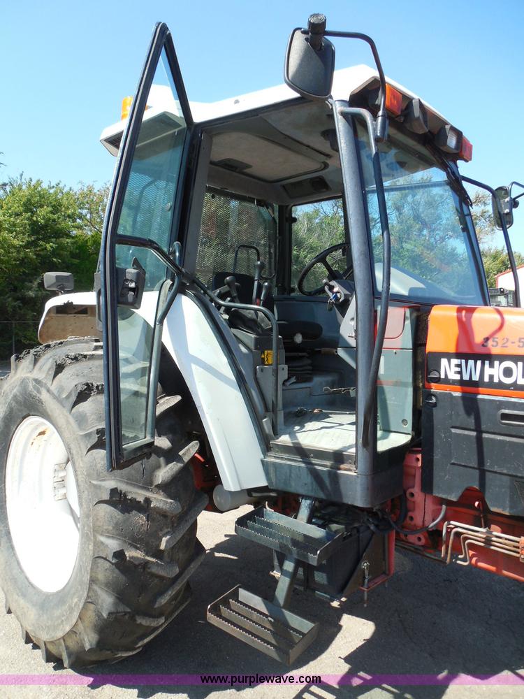 image for item E7949 1995 New Holland 6640 tractor
