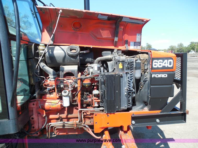 image for item E7949 1995 New Holland 6640 tractor