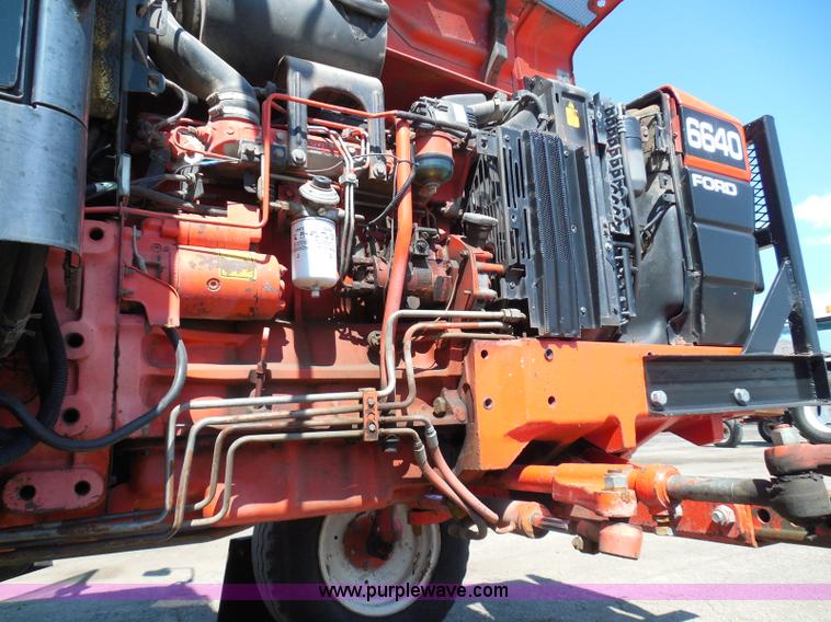 image for item E7949 1995 New Holland 6640 tractor