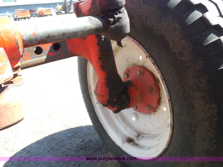 image for item E7949 1995 New Holland 6640 tractor