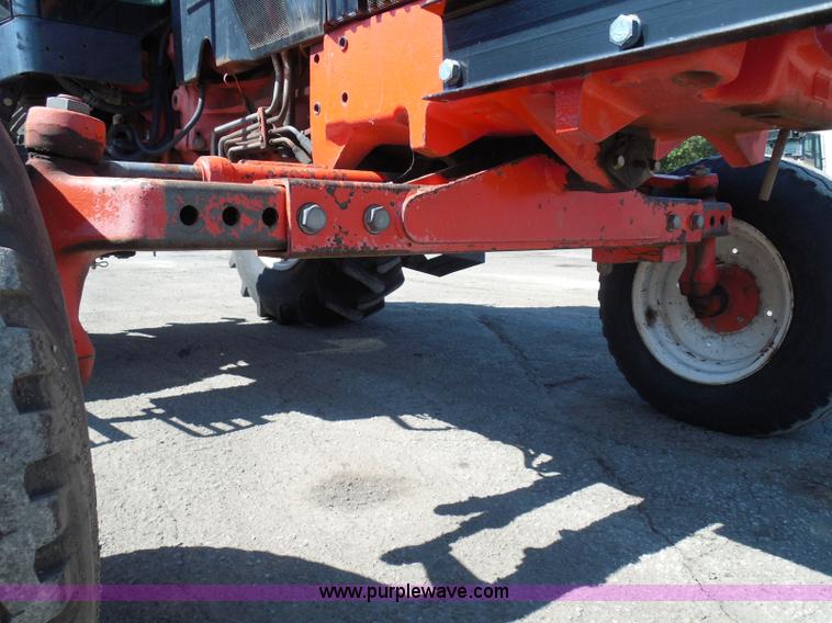 image for item E7949 1995 New Holland 6640 tractor