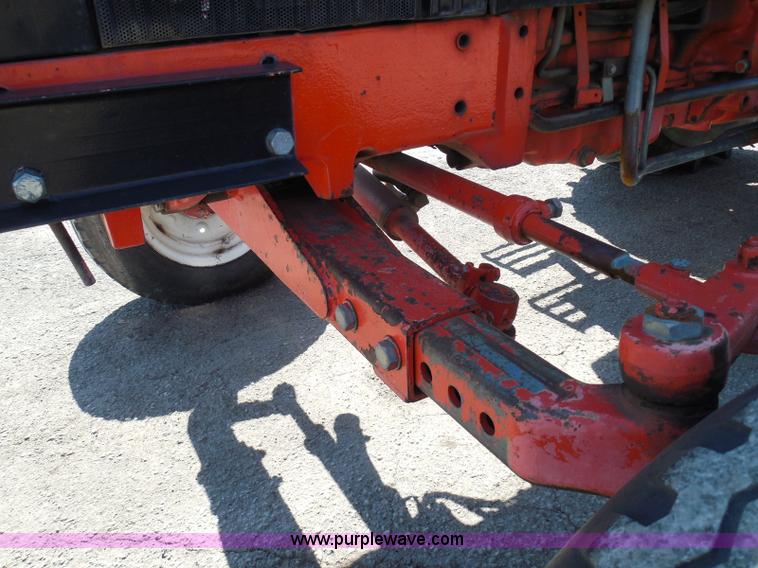 image for item E7949 1995 New Holland 6640 tractor