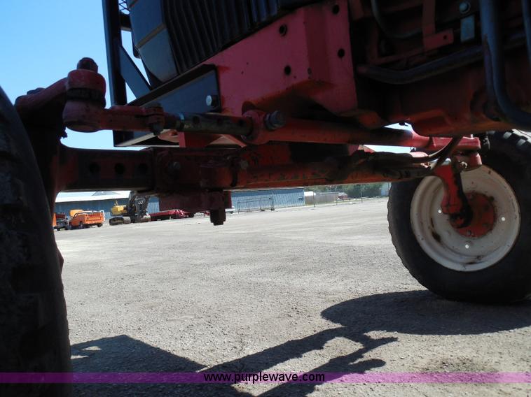 image for item E7949 1995 New Holland 6640 tractor