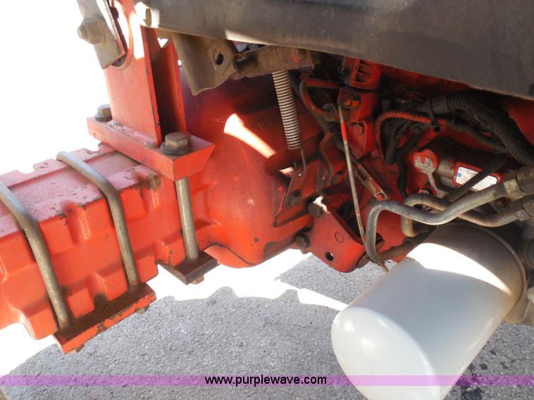 image for item E7949 1995 New Holland 6640 tractor