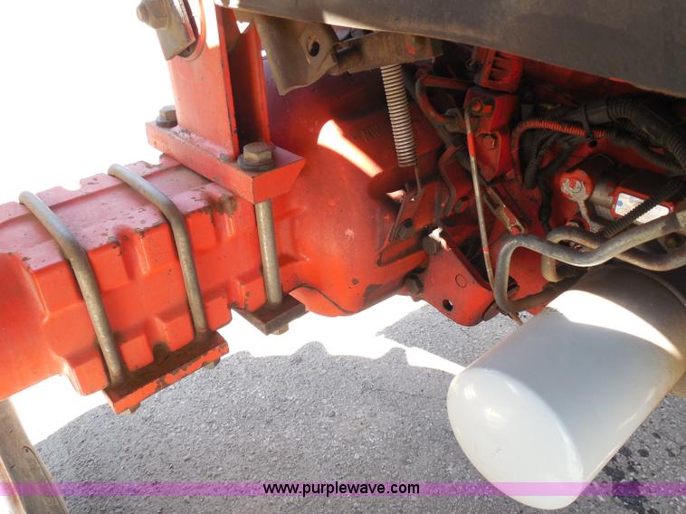 image for item E7949 1995 New Holland 6640 tractor