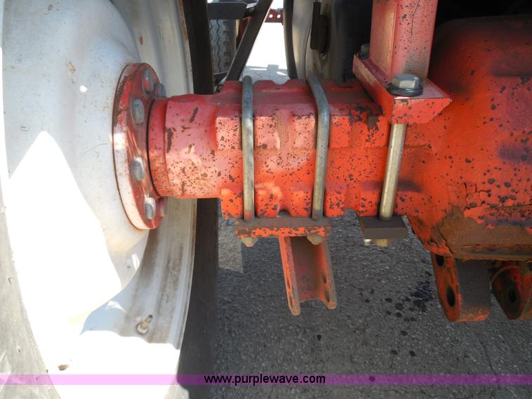 image for item E7949 1995 New Holland 6640 tractor