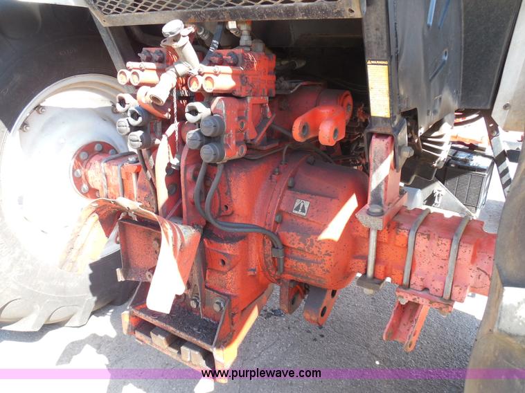 image for item E7949 1995 New Holland 6640 tractor