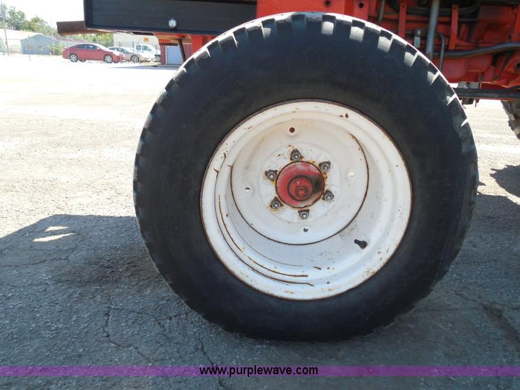 image for item E7949 1995 New Holland 6640 tractor