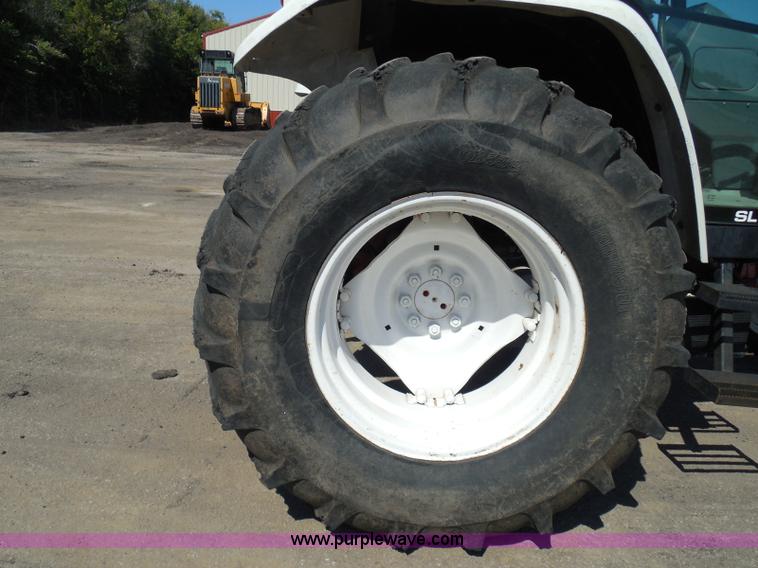 image for item E7949 1995 New Holland 6640 tractor