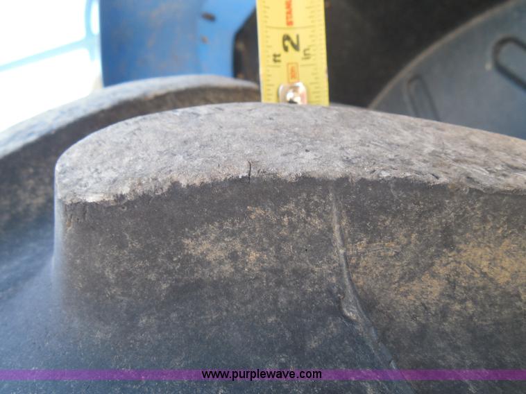 image for item E7949 1995 New Holland 6640 tractor