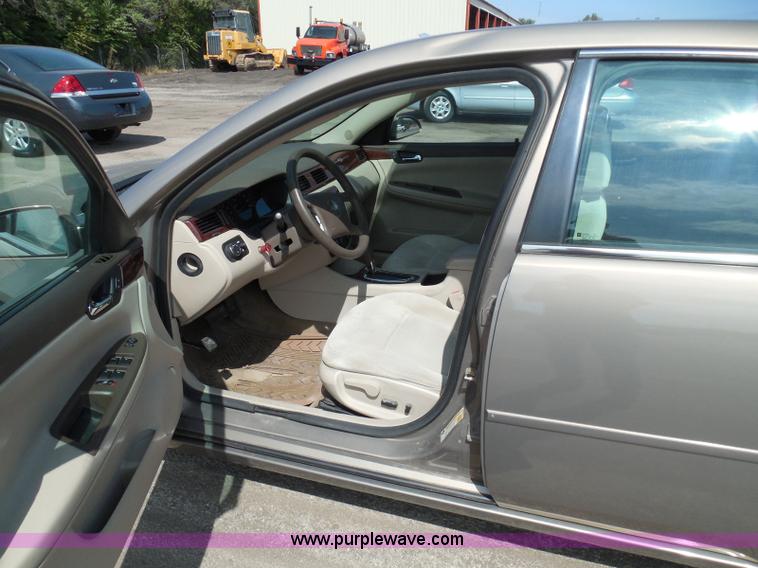 image for item E7952 2007 Chevrolet Impala LS