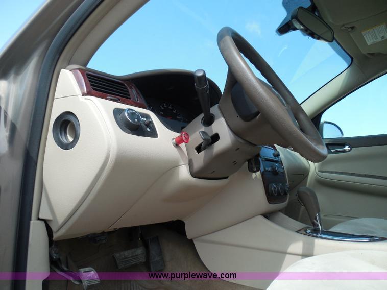 image for item E7952 2007 Chevrolet Impala LS