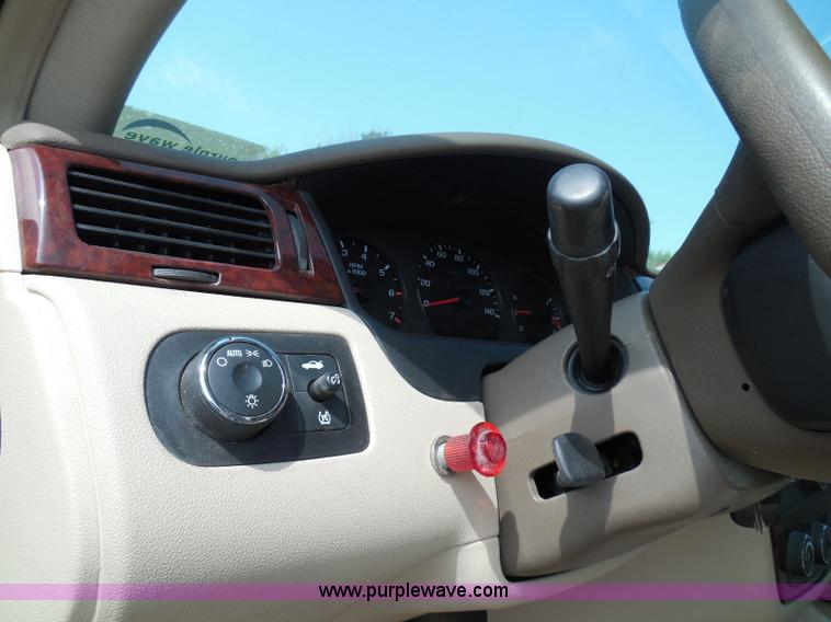 image for item E7952 2007 Chevrolet Impala LS
