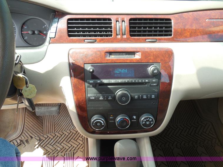 image for item E7952 2007 Chevrolet Impala LS