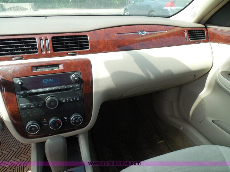 image for item E7952 2007 Chevrolet Impala LS