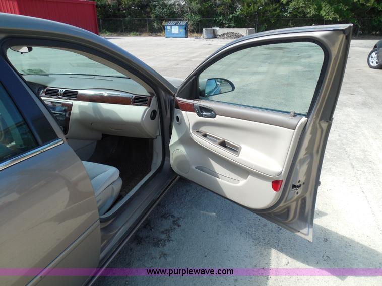 image for item E7952 2007 Chevrolet Impala LS