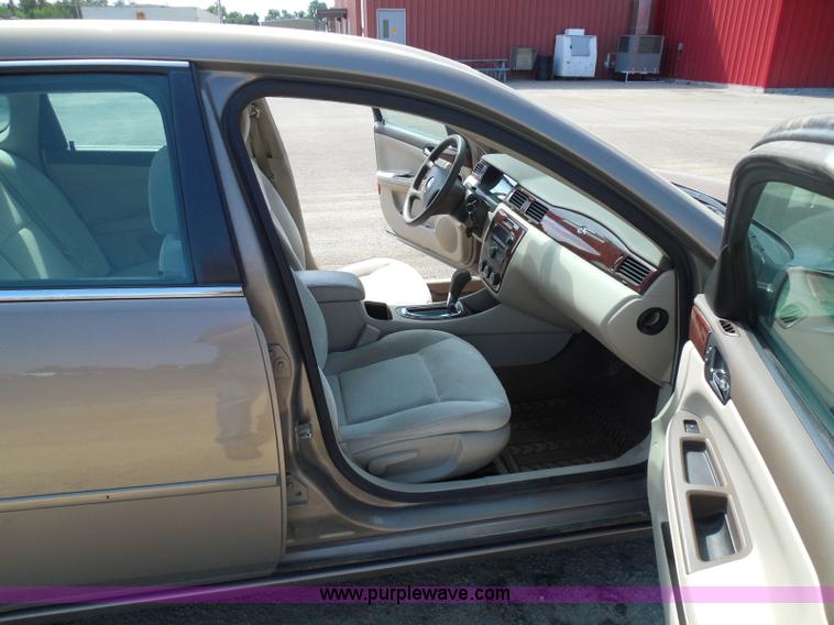 image for item E7952 2007 Chevrolet Impala LS