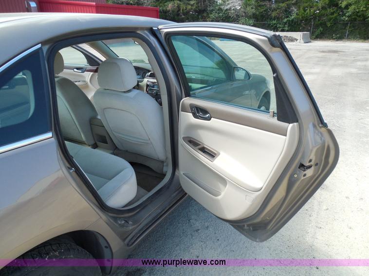 image for item E7952 2007 Chevrolet Impala LS