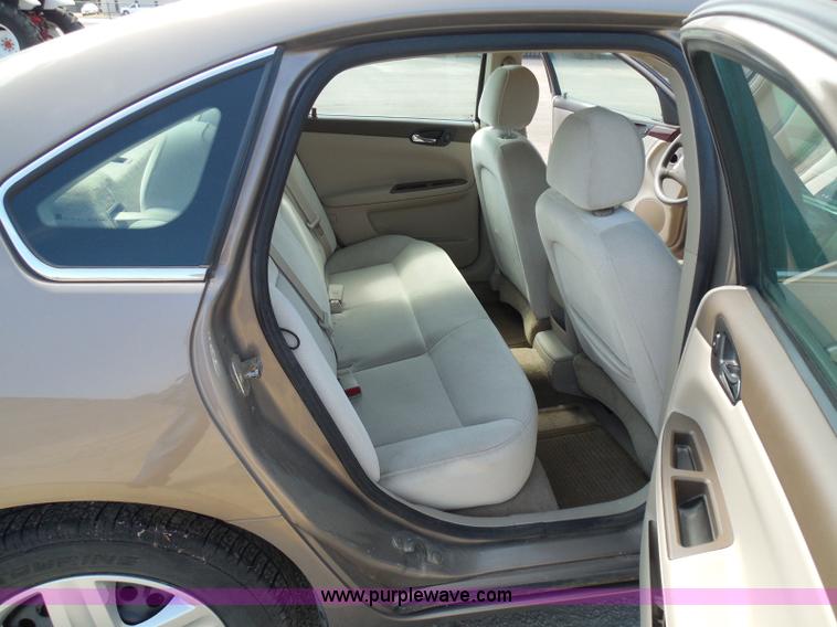 image for item E7952 2007 Chevrolet Impala LS