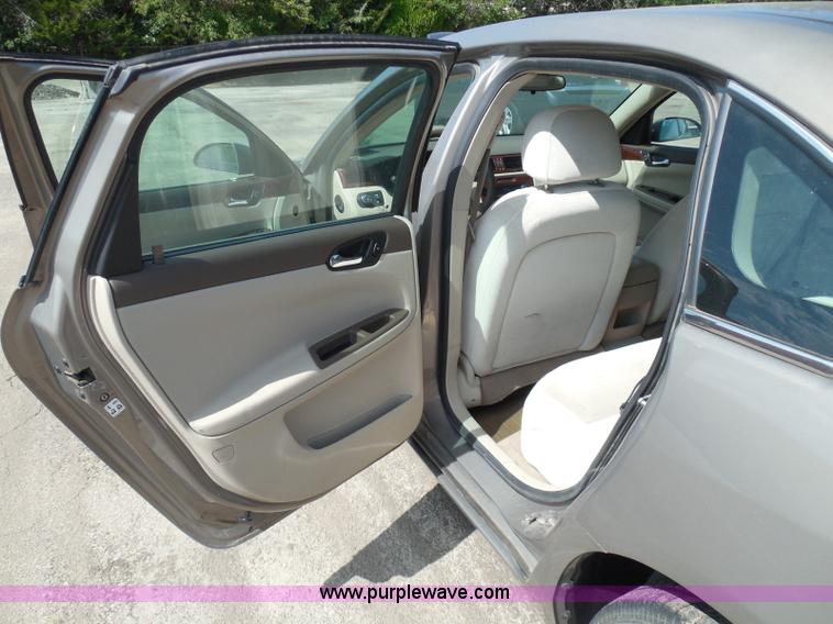 image for item E7952 2007 Chevrolet Impala LS