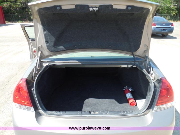 image for item E7952 2007 Chevrolet Impala LS